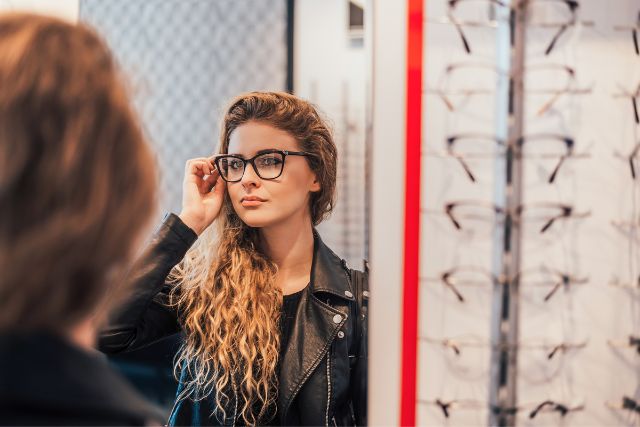 Tips for Matching Your Glasses to Your Personal Style