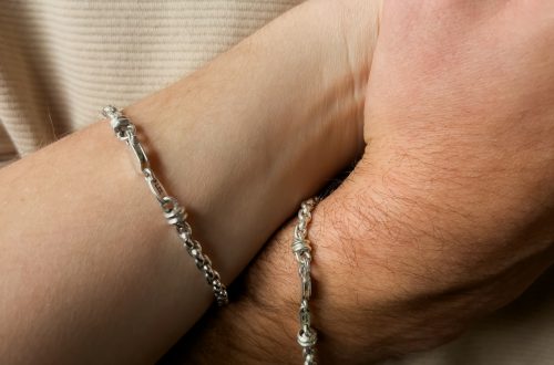 Hineni Jewelry: A Gift With Meaning